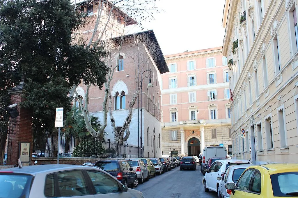 Amoroma Domus Bed & Breakfast  Rome