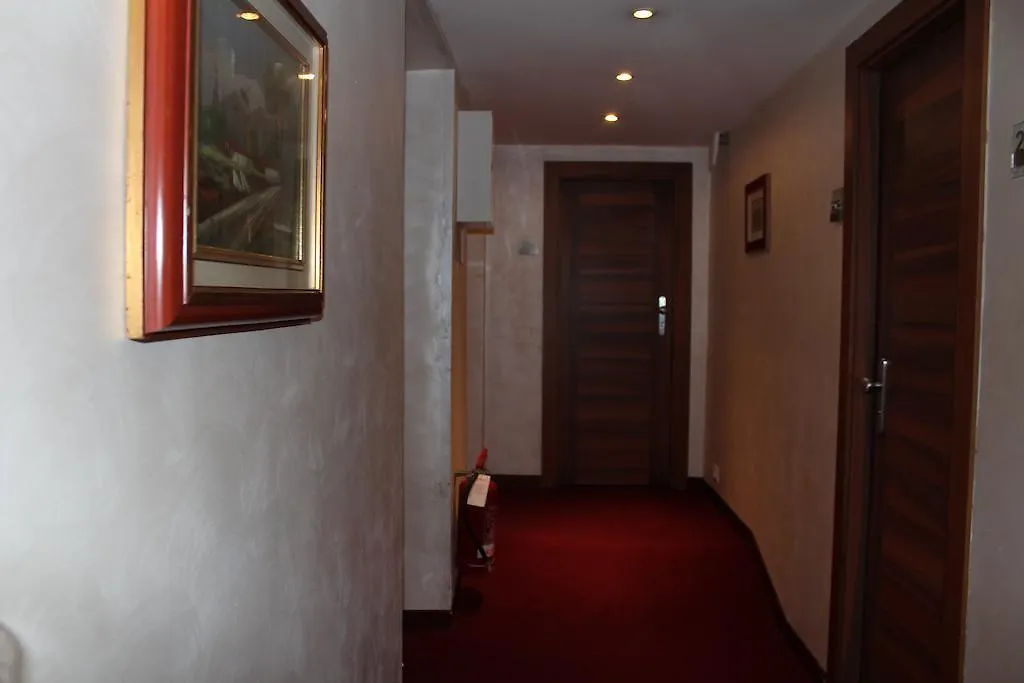 Amoroma Domus Bed & Breakfast Rome