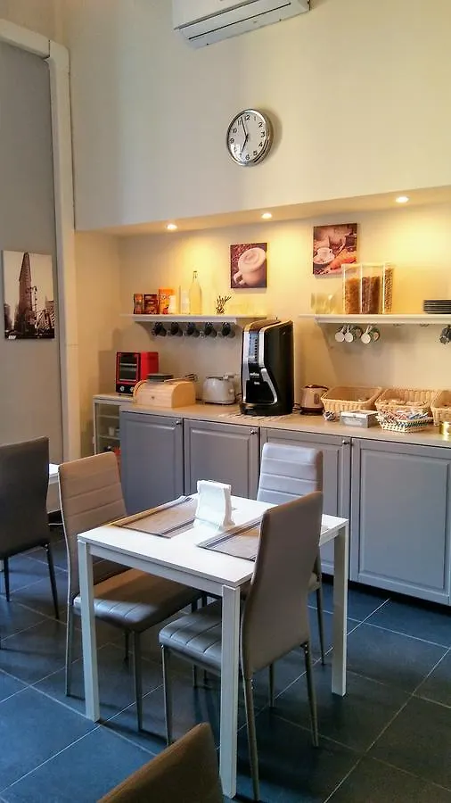 Amoroma Domus Bed & Breakfast Italy