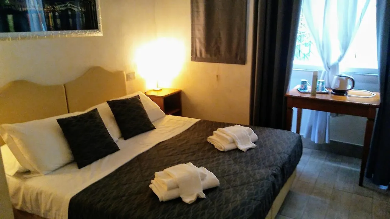 Amoroma Domus Bed & Breakfast Italy